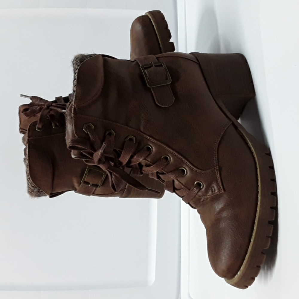 Carlos by Carlos Santana Gibson Ankle Booties Brown 9.5M Lug Sole Moto-Inspired